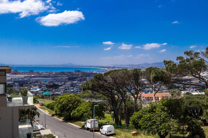 To Let 8 Bedroom Property for Rent in Walmer Estate Western Cape